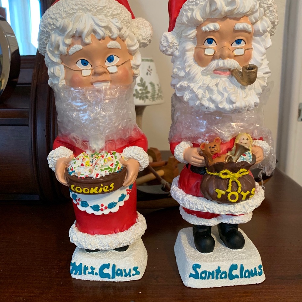 SANTA & MRS CLAUS BOBBING HEAD NODDER MATCHED SET - Picture 3 of 12